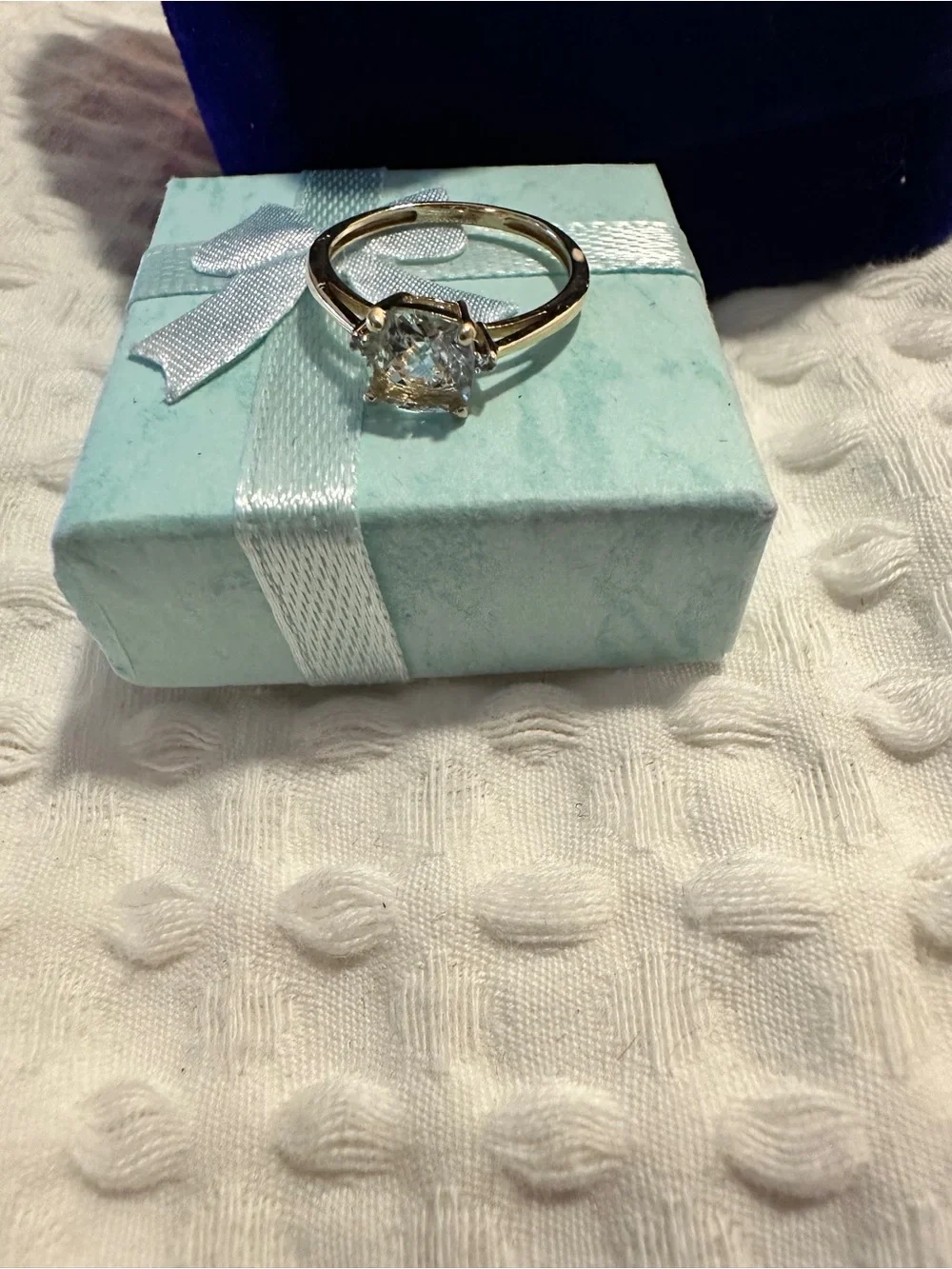 Stunning 14k Classic Gold Ring with Aquamarine Cushion-Cut Stone